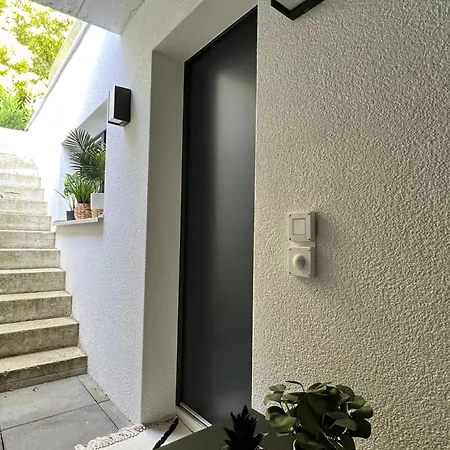 Charming Studio With Terrace 5 Minutes From Murten Munchenwiler Exterior photo